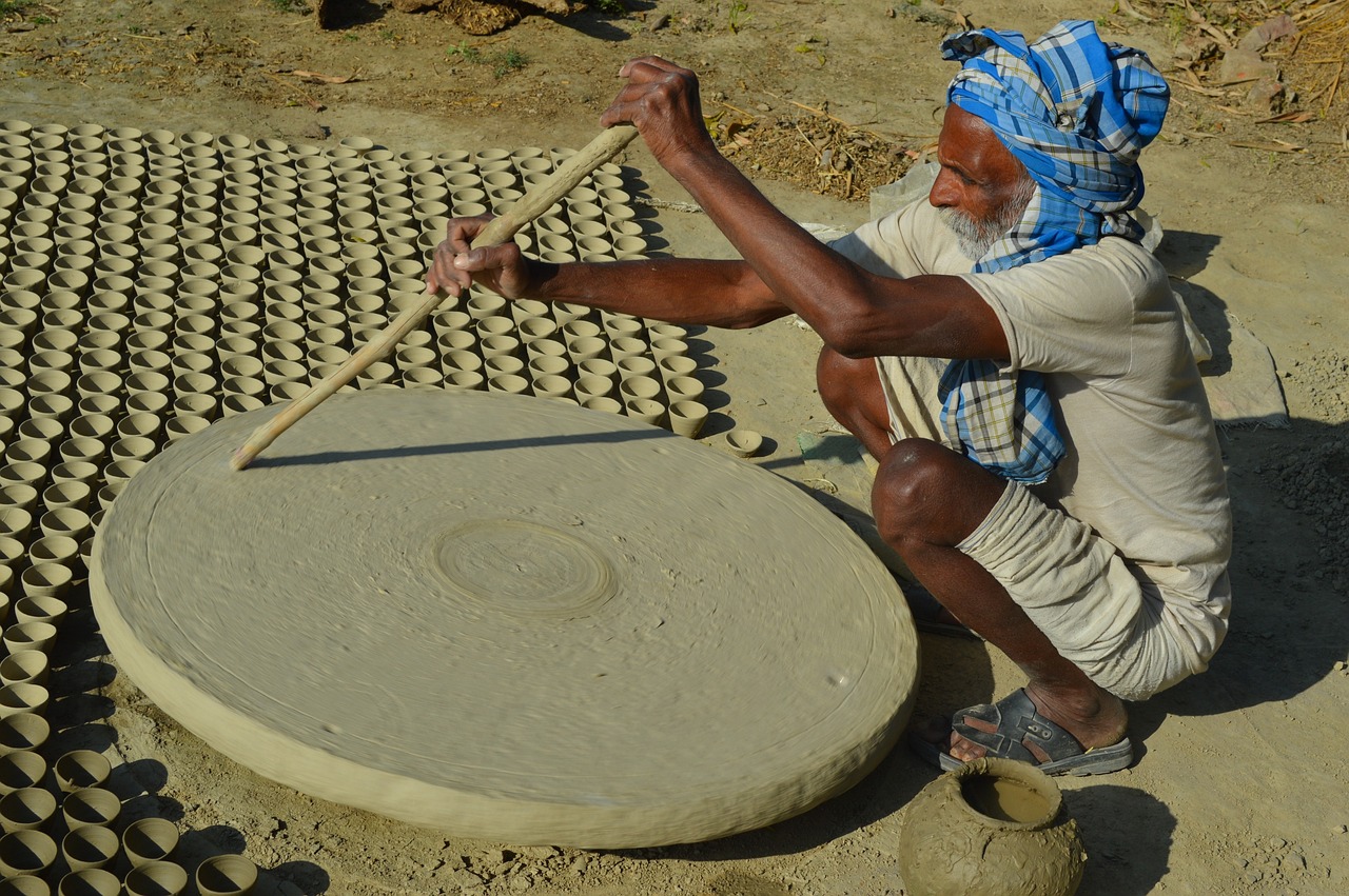 How to recycle broken pottery into beautiful mosaics